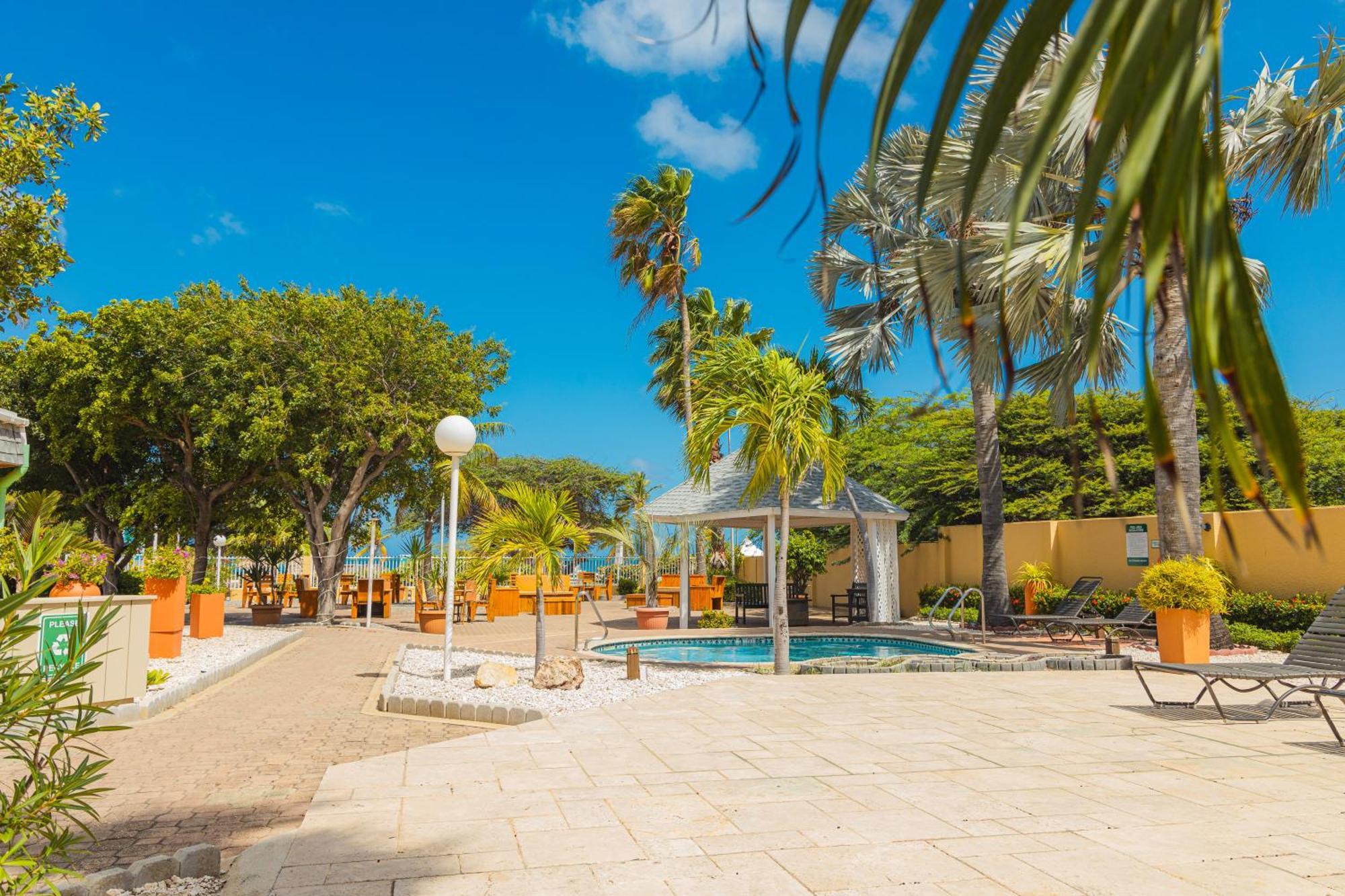 Hotel MVC Eagle Beach Palm Beach Esterno foto