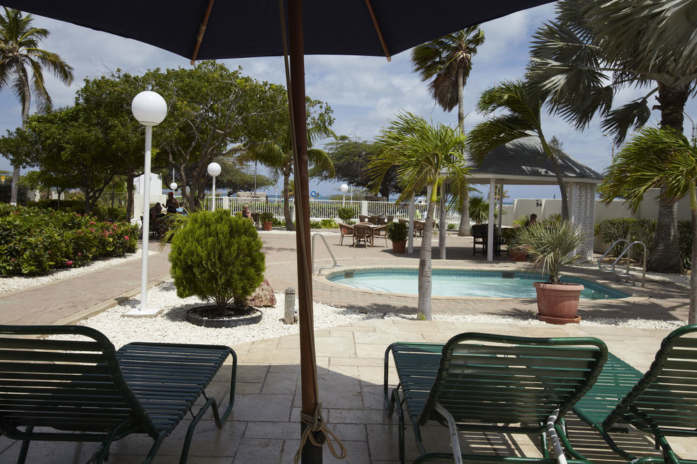 Hotel MVC Eagle Beach Palm Beach Esterno foto